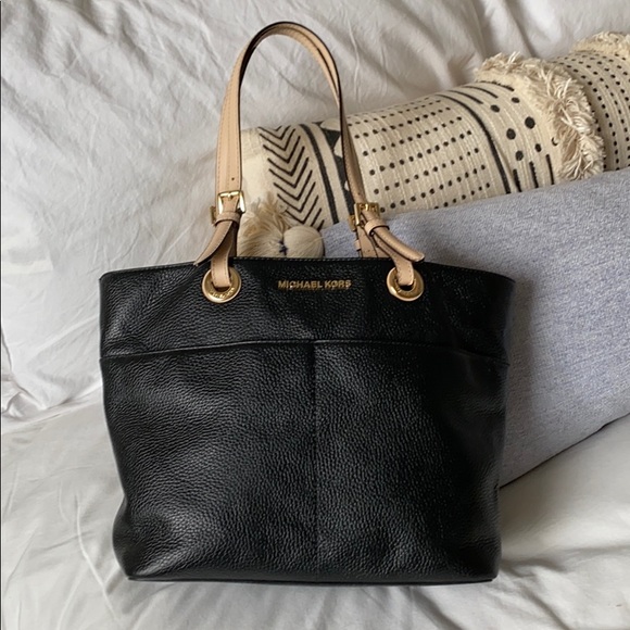 Michael Kors Handbags - Michael Kors Medium Tote Bag Michael Kors Handbags - Michael Kors Medium Tote Bag